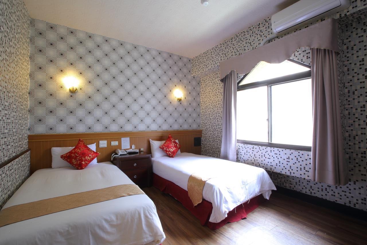 Chiayi Crown Hotel Exterior photo