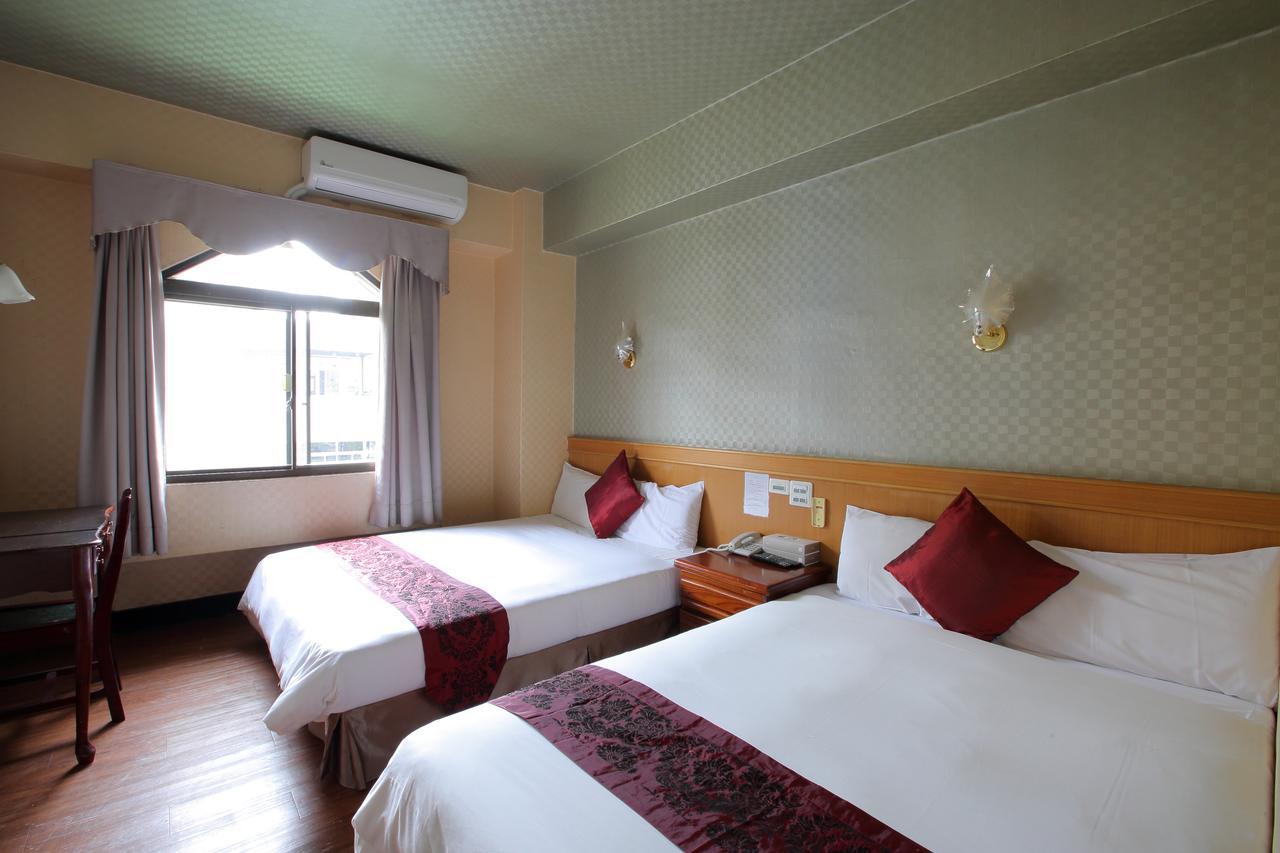 Chiayi Crown Hotel Exterior photo