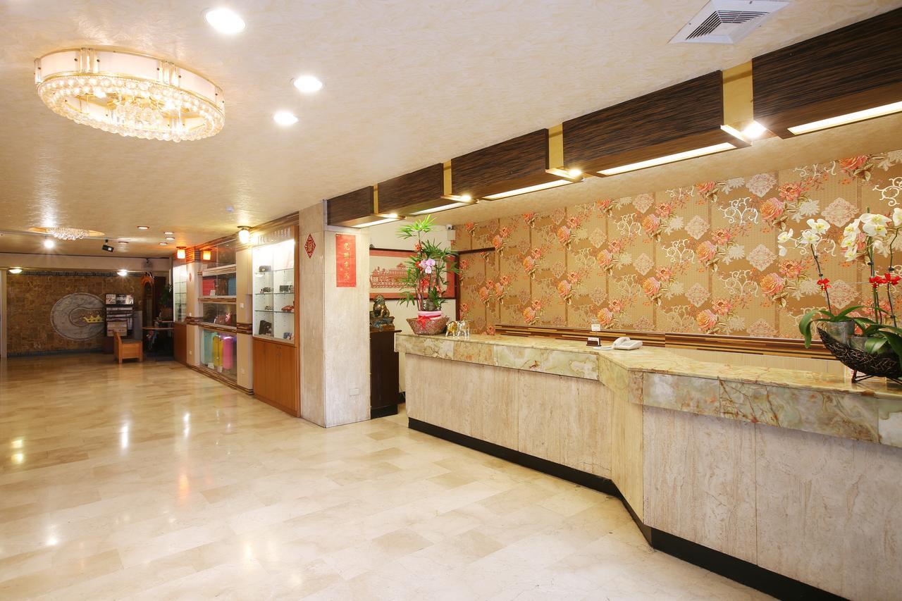 Chiayi Crown Hotel Exterior photo