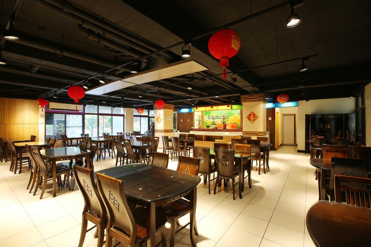 Chiayi Crown Hotel Exterior photo
