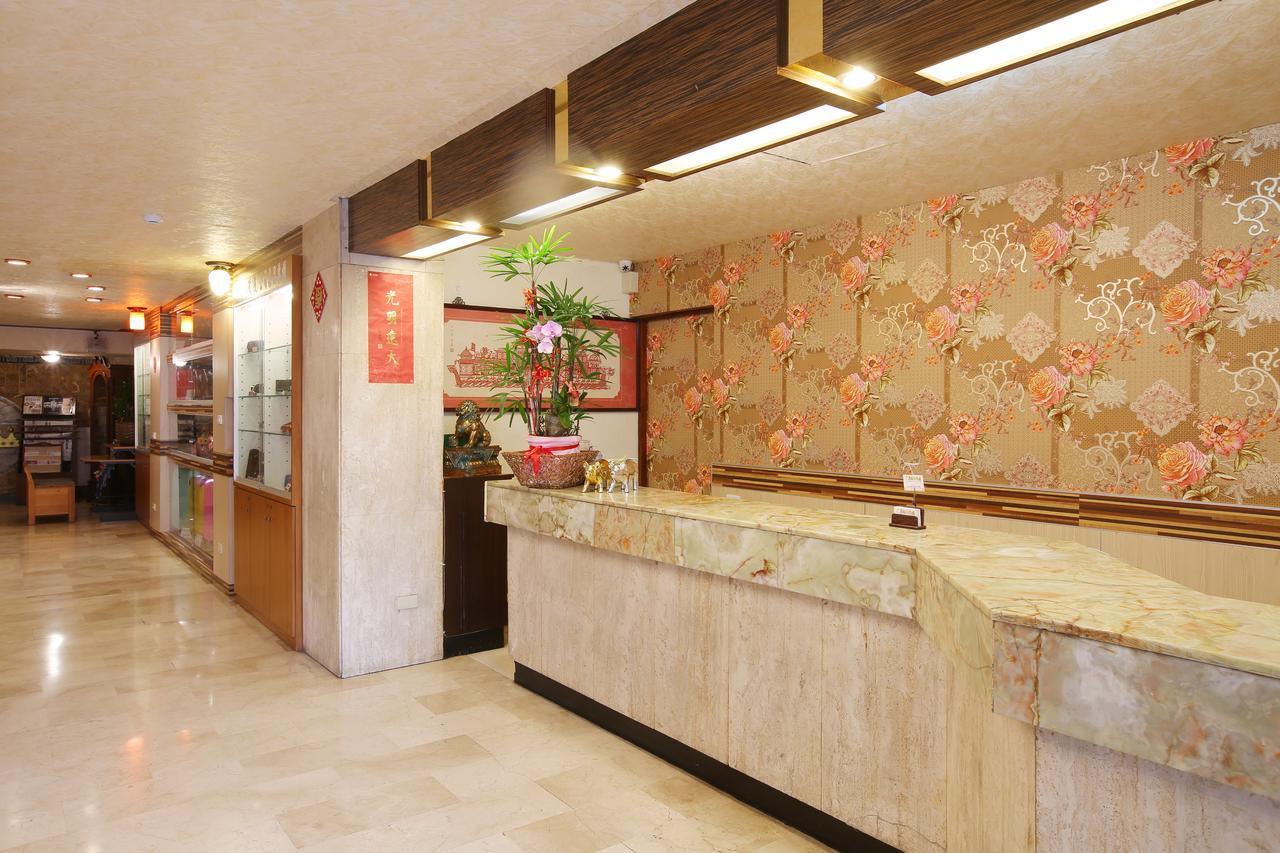 Chiayi Crown Hotel Exterior photo